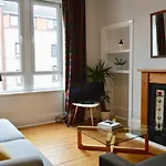 Bright Apartment Close To West End
